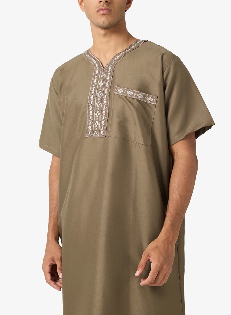 Robert Wood  V Neck Classic Thobe for Men | Best Price UAE